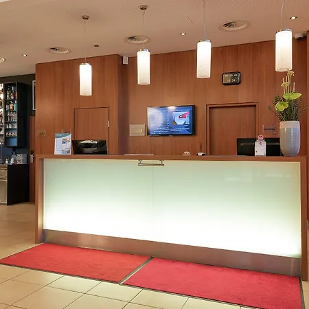 Leonardo Hotel Salzburg Airport-3